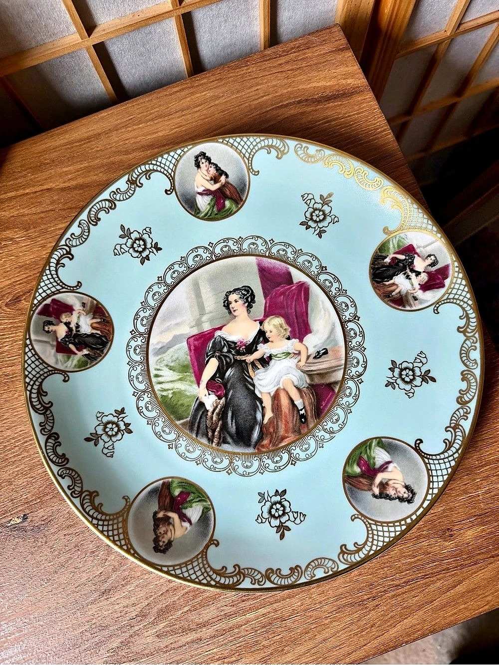 Beautiful Vintage Mitterteich Bavaria Germany Portrait Decorative Plate 
10 1/2”